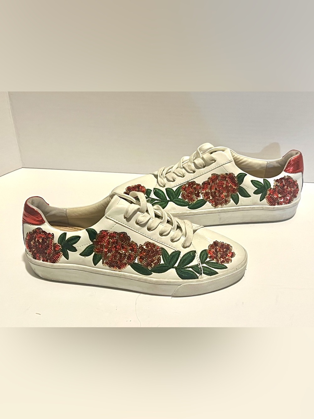 INC International Concepts Floral Sequin Sneakers White Red Women’s Size 8